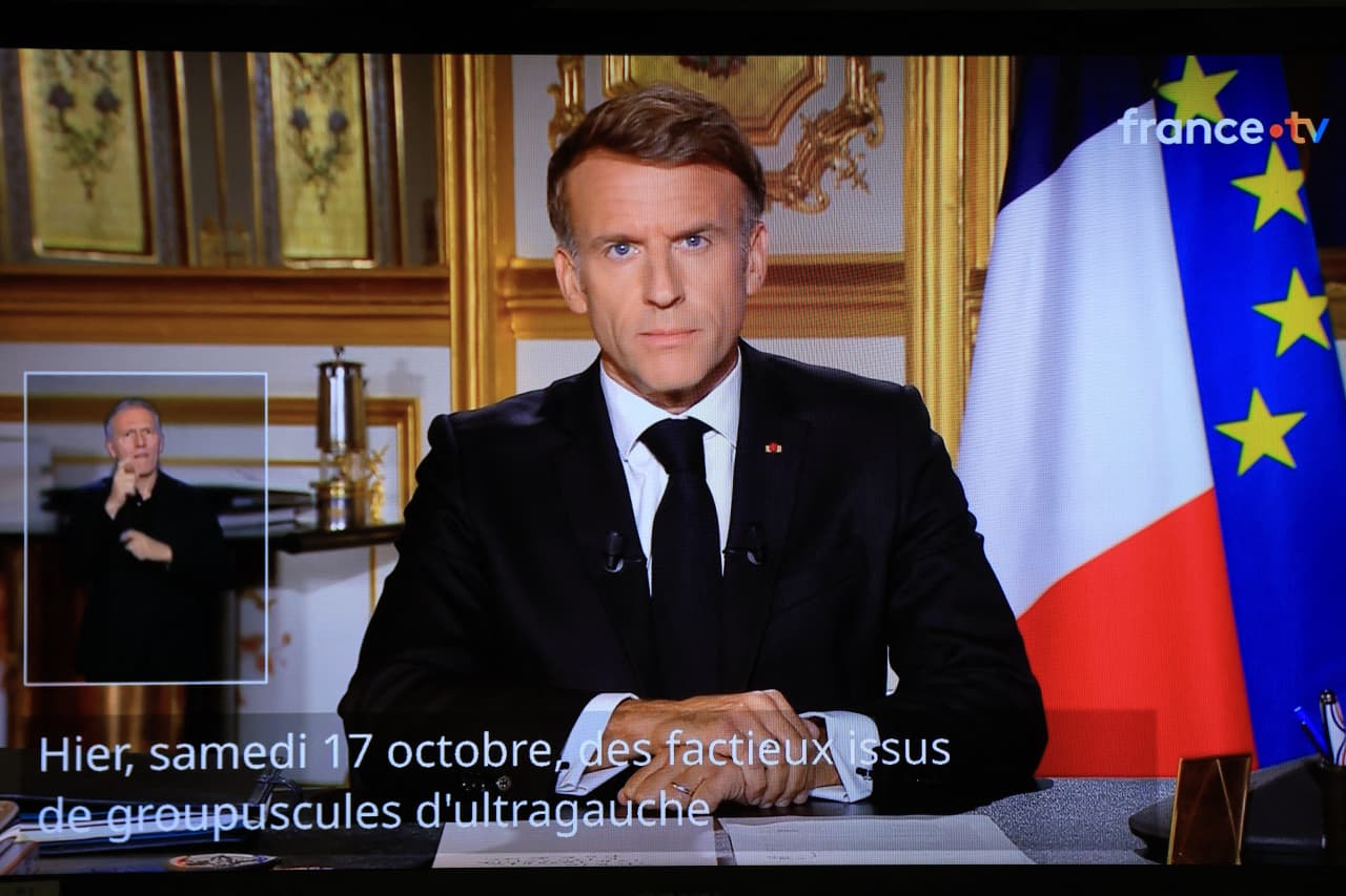 France and the U.S. share the same debt trap. Only one has a global lifeline. — MarketWatch