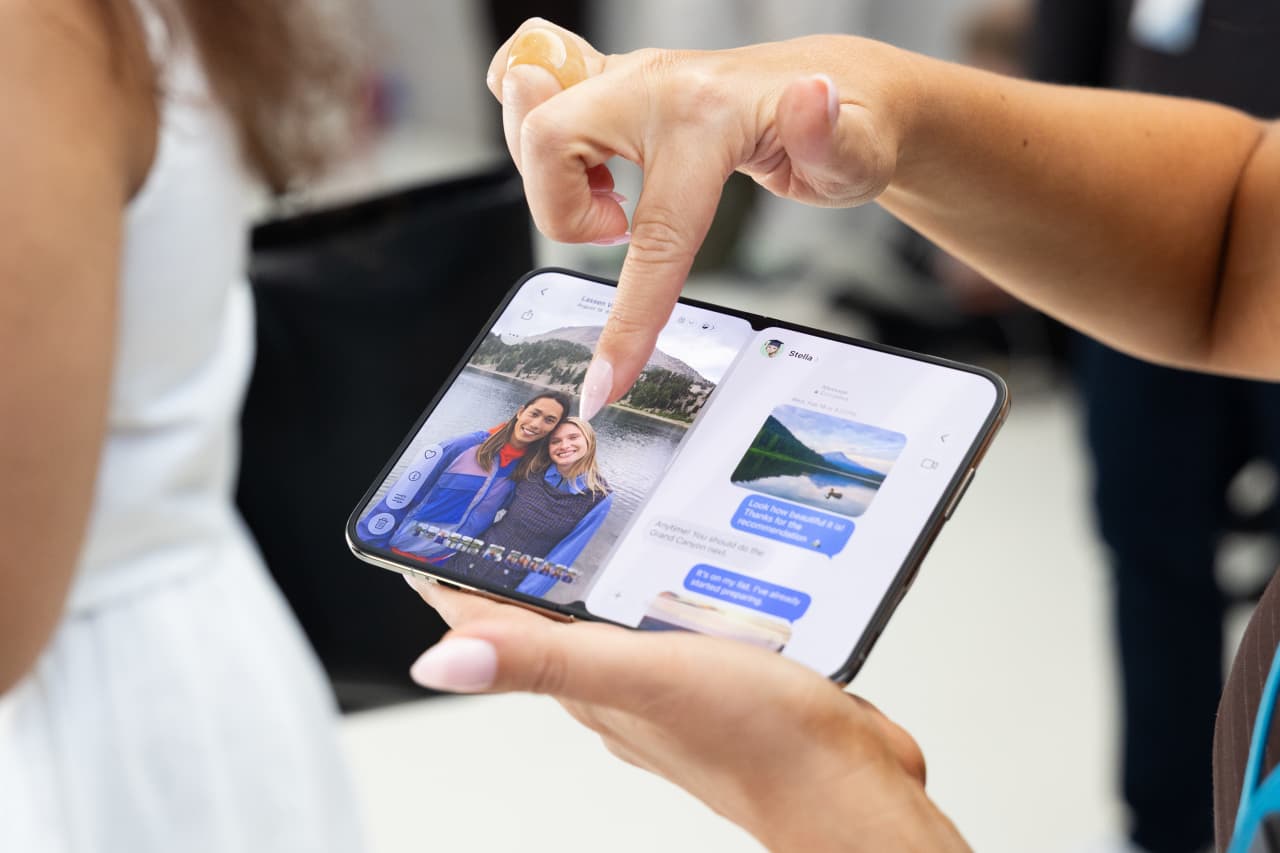 Is Apple’s foldable iPhone Duo worth $2,000? See how it stacks up against other foldable phones. — MarketWatch