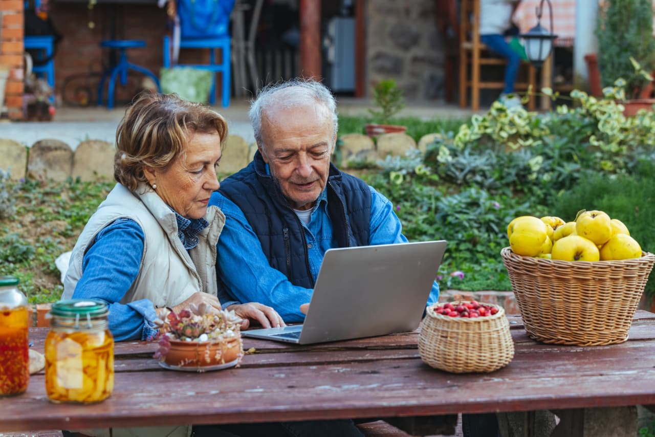 ‘Fancy cars hold no appeal’: My wife and I have a 99% chance of outliving our savings. Why don’t we spend it all? — Austin Health news